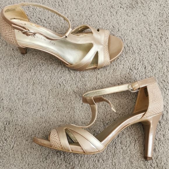 Anne Klein Nude shoe Size 10 - Picture 2 of 3